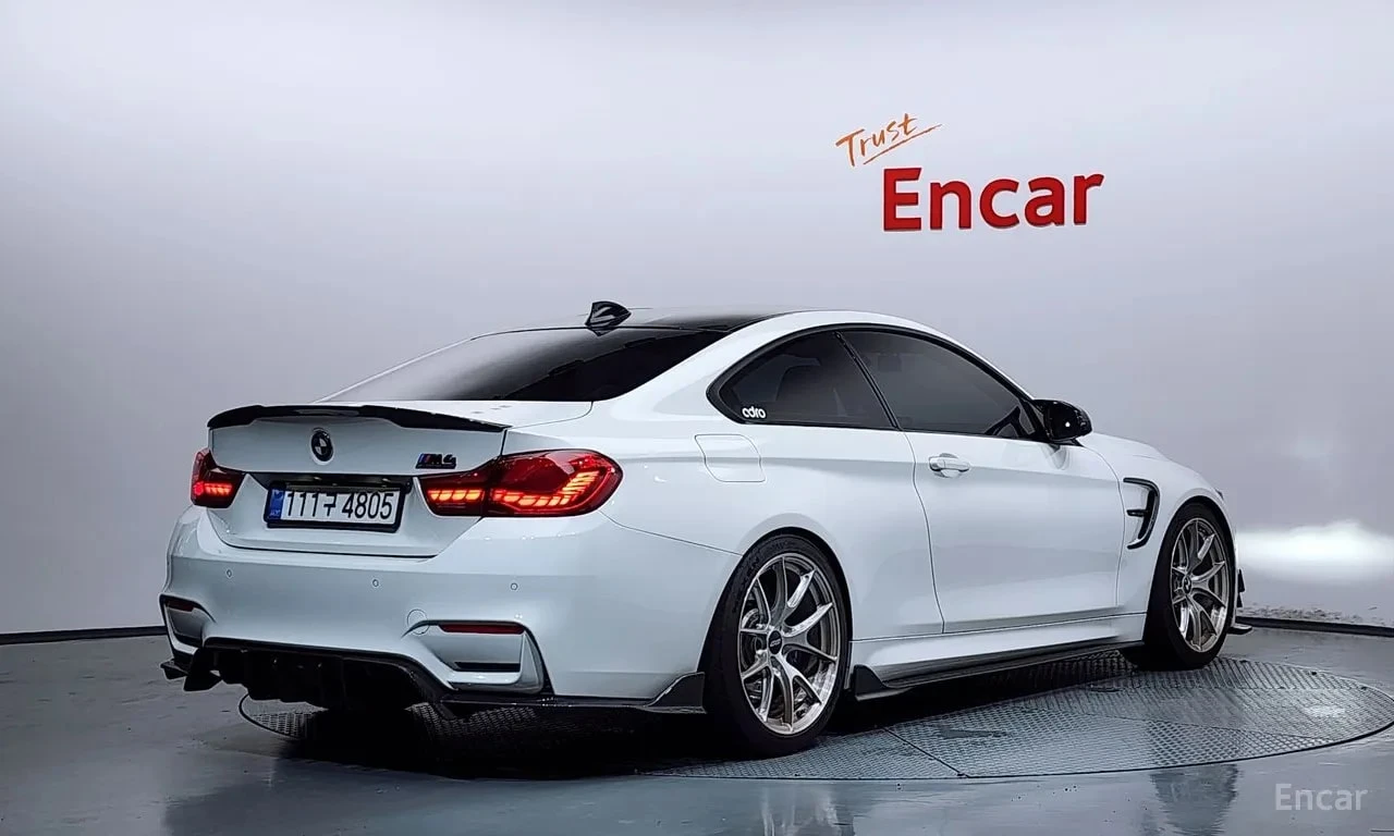 BMW M4 Coupe* ПОДГРЕВ* 360* ХЕДЪП* АВТОКРЕДИТ* , снимка 2 - Автомобили и джипове - 56103793