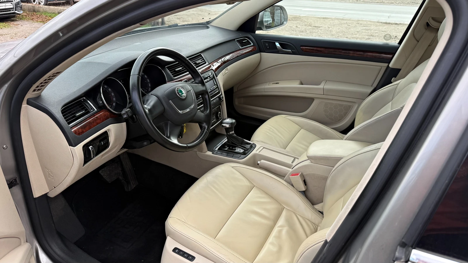 Skoda Superb 2.0TDI DSG , снимка 7 - Автомобили и джипове - 56749882