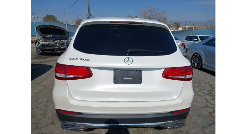 Mercedes-Benz GLC 300 AMG* PANO* BURMESTER* ОБДУХ* KEYGO, снимка 5 - Автомобили и джипове - 49195108