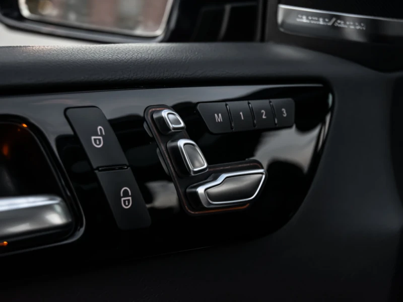 Mercedes-Benz GLE 400 4Matic / AMG PKG / PANO / Harman-Kardon, снимка 8 - Автомобили и джипове - 52749526