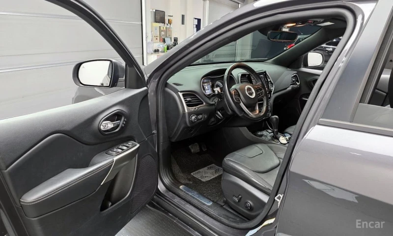 Jeep Cherokee, снимка 10 - Автомобили и джипове - 53327170