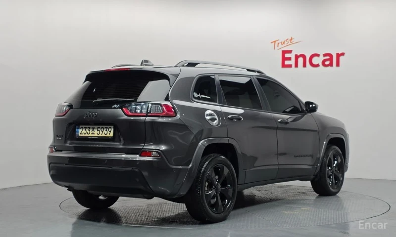 Jeep Cherokee, снимка 2 - Автомобили и джипове - 53327170