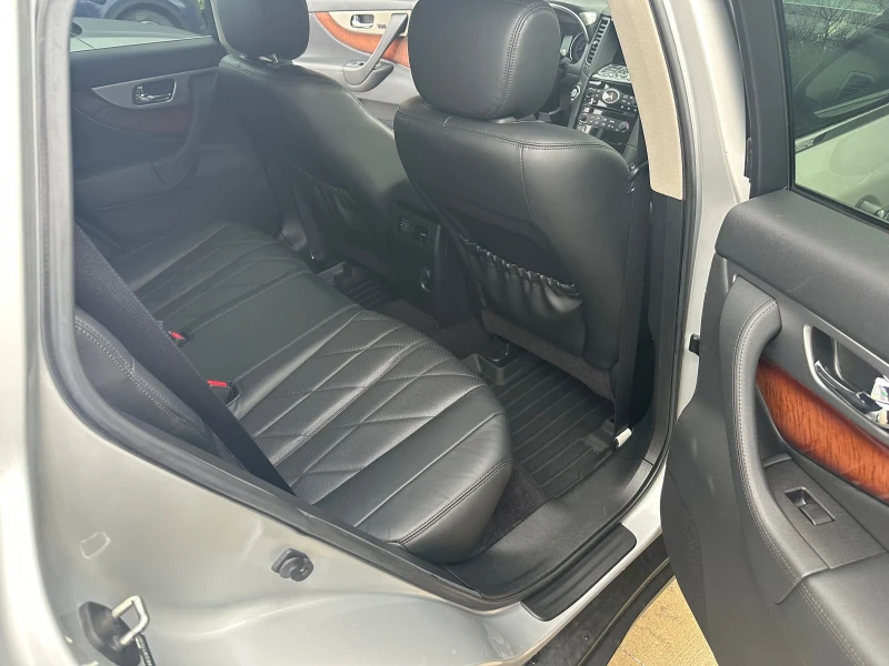 Infiniti QX70, снимка 12 - Автомобили и джипове - 53497029