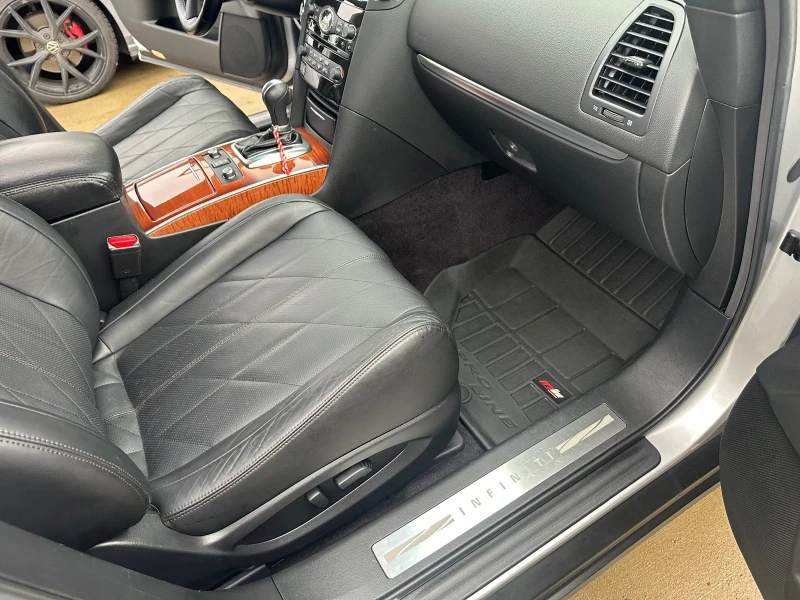 Infiniti QX70, снимка 16 - Автомобили и джипове - 53497029