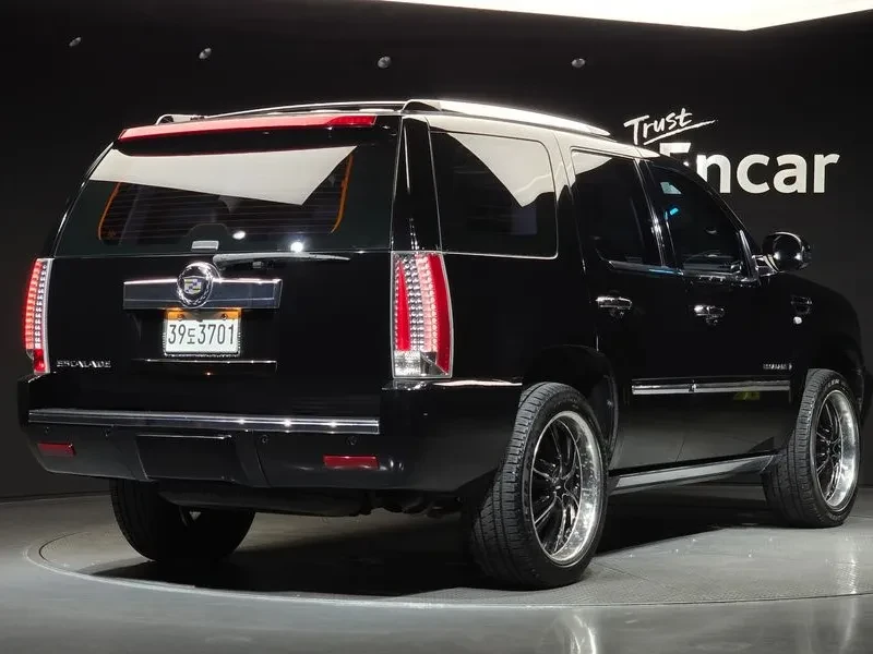 Cadillac Escalade 6.2, снимка 2 - Автомобили и джипове - 56699865