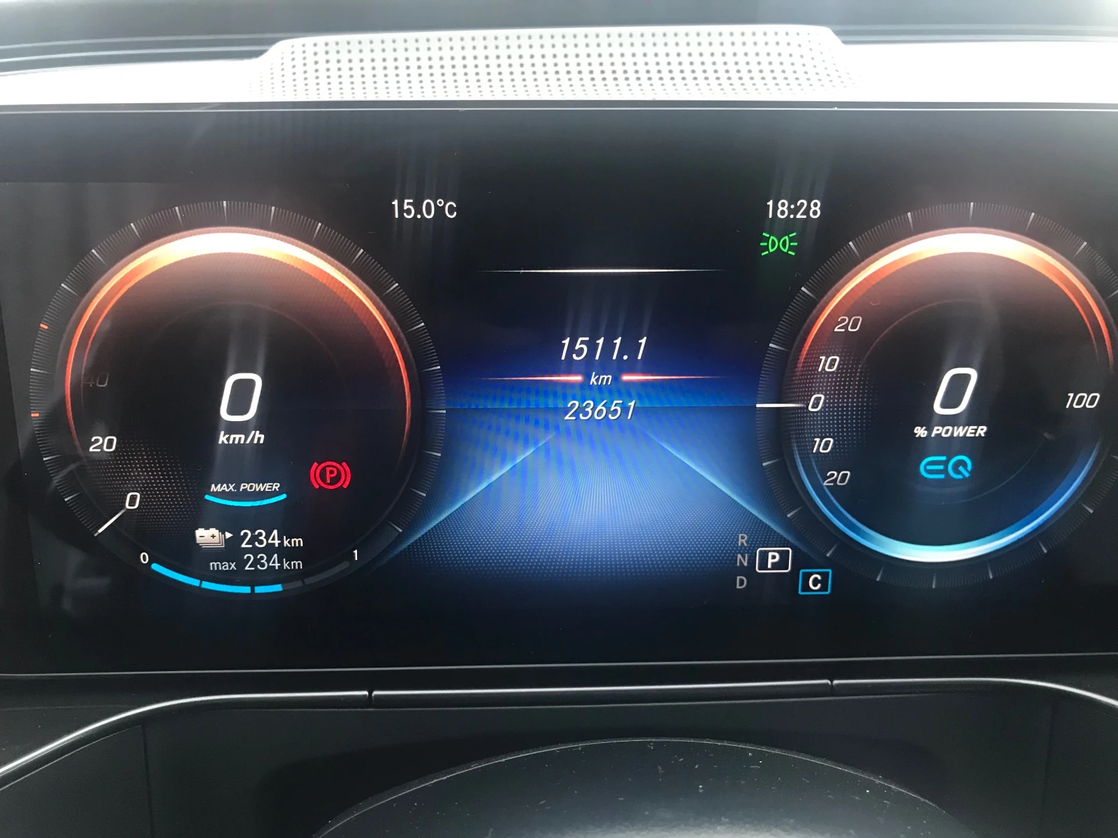 Mercedes-Benz EQC 400/AMG styling/4MATIC/HeadUP/NAVI/PANO/Full !!! | Mobile.bg   14