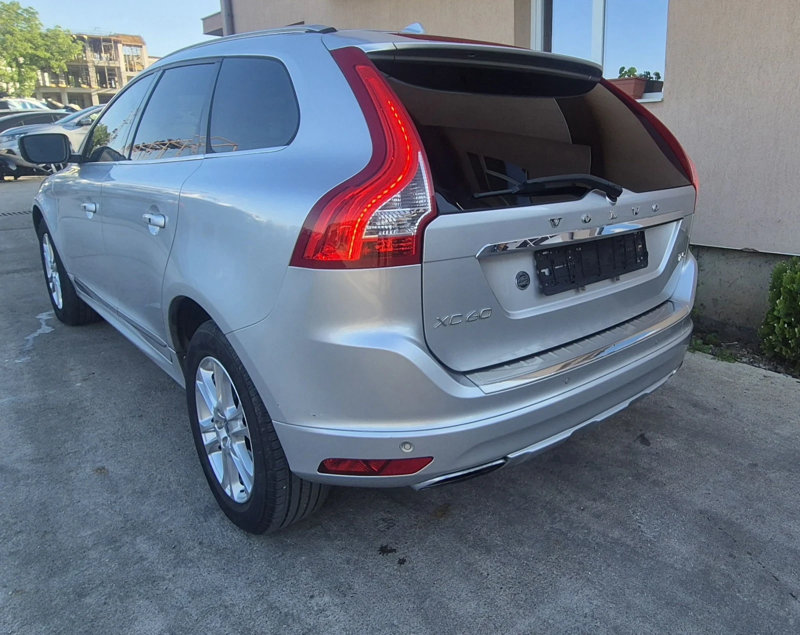 Volvo XC60 2.0..TURBO..D4 ..PETROL 245 ..FWD USA .., снимка 4 - Автомобили и джипове - 50672988