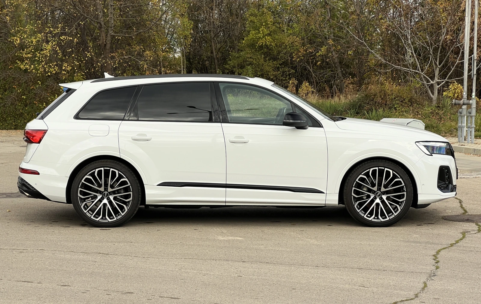 Audi Q7 45 TDI/S-LINE/BLACK OPTIC/7-МЕСТЕН/PANO/KEYLESS/ - изображение 7