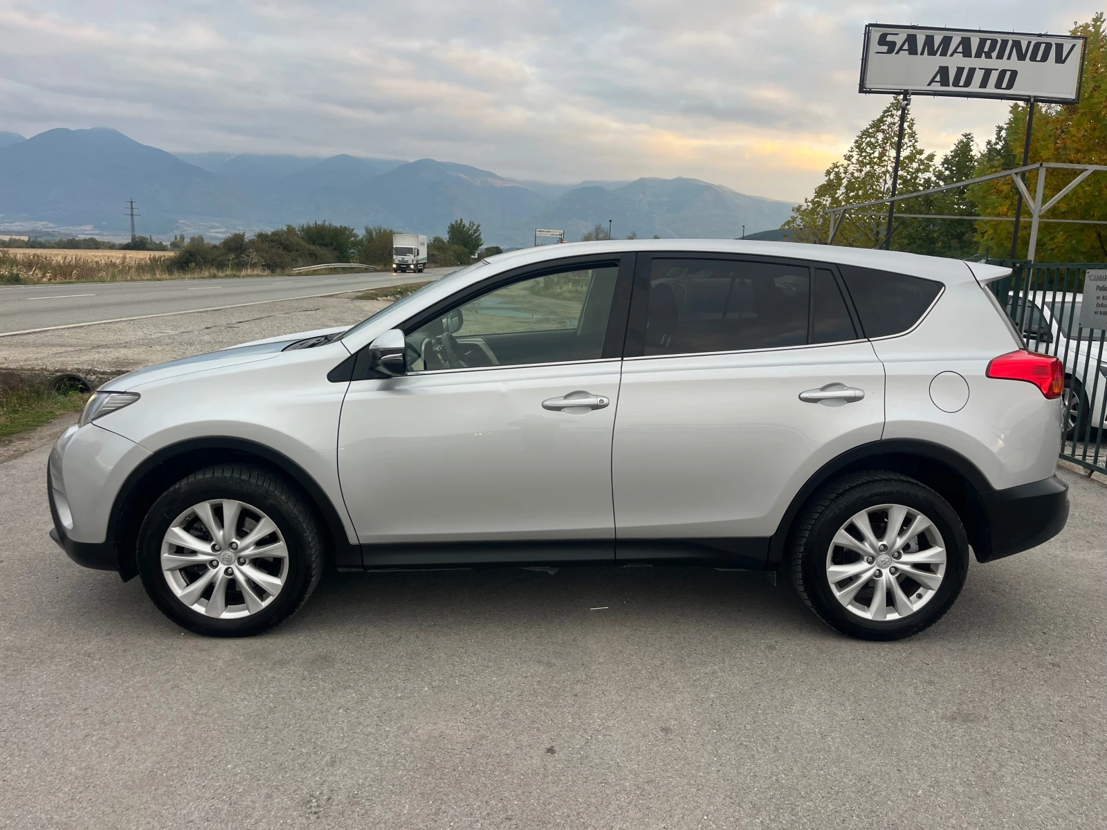 Toyota Rav4 2.2 AVTOMAT NAVI - изображение 7