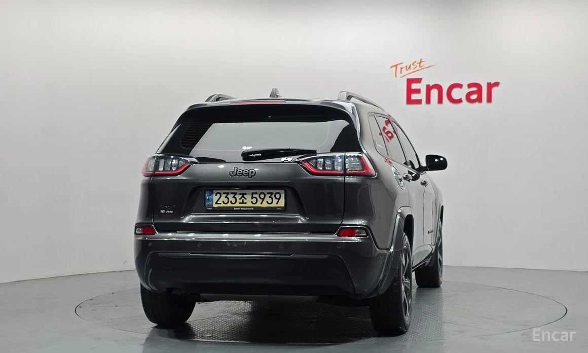 Jeep Cherokee  - изображение 4