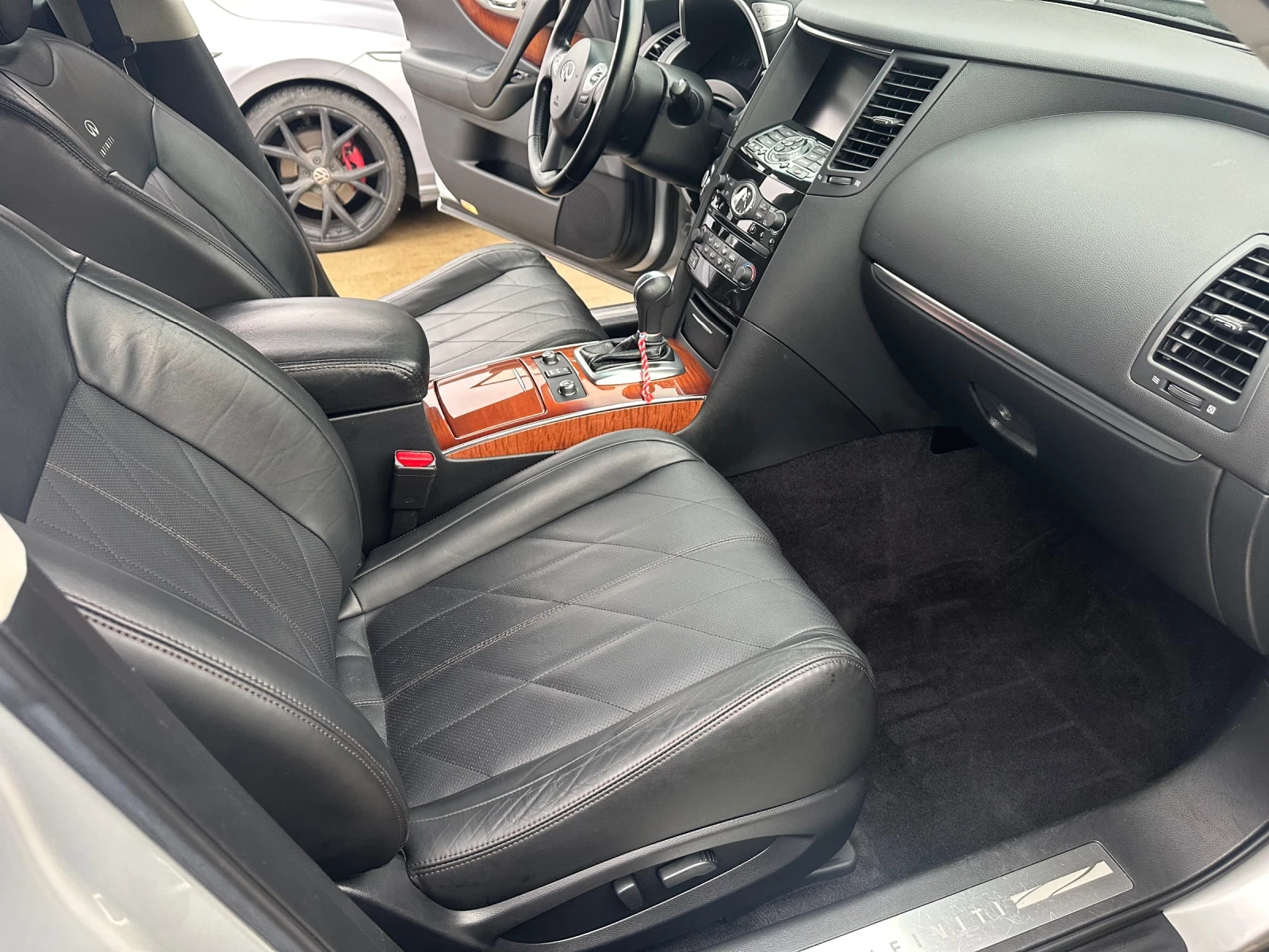 Infiniti QX70 | Mobile.bg � ����������� 11