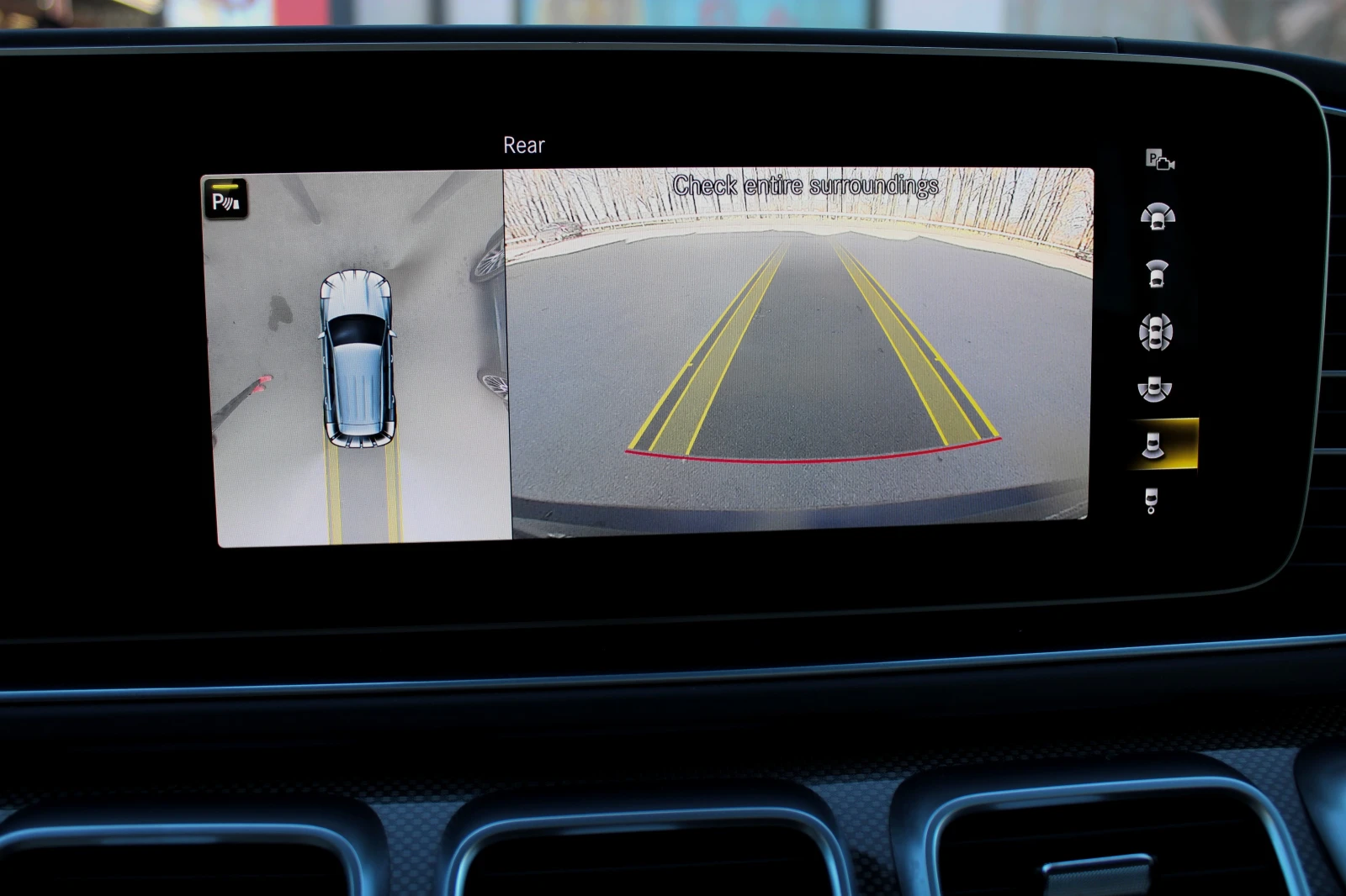 Mercedes-Benz GLE 63 S AMG 4-MATIC/DISTRONIC/MULTIBEAM/KAMERA360/PANO/KEY-GO, снимка 13 - Автомобили и джипове - 54144490