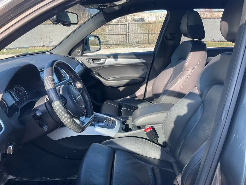 Audi Q5 2.0T quattro Technik* АвтоКредит* (Цена до БГ) , снимка 15 - Автомобили и джипове - 54524115