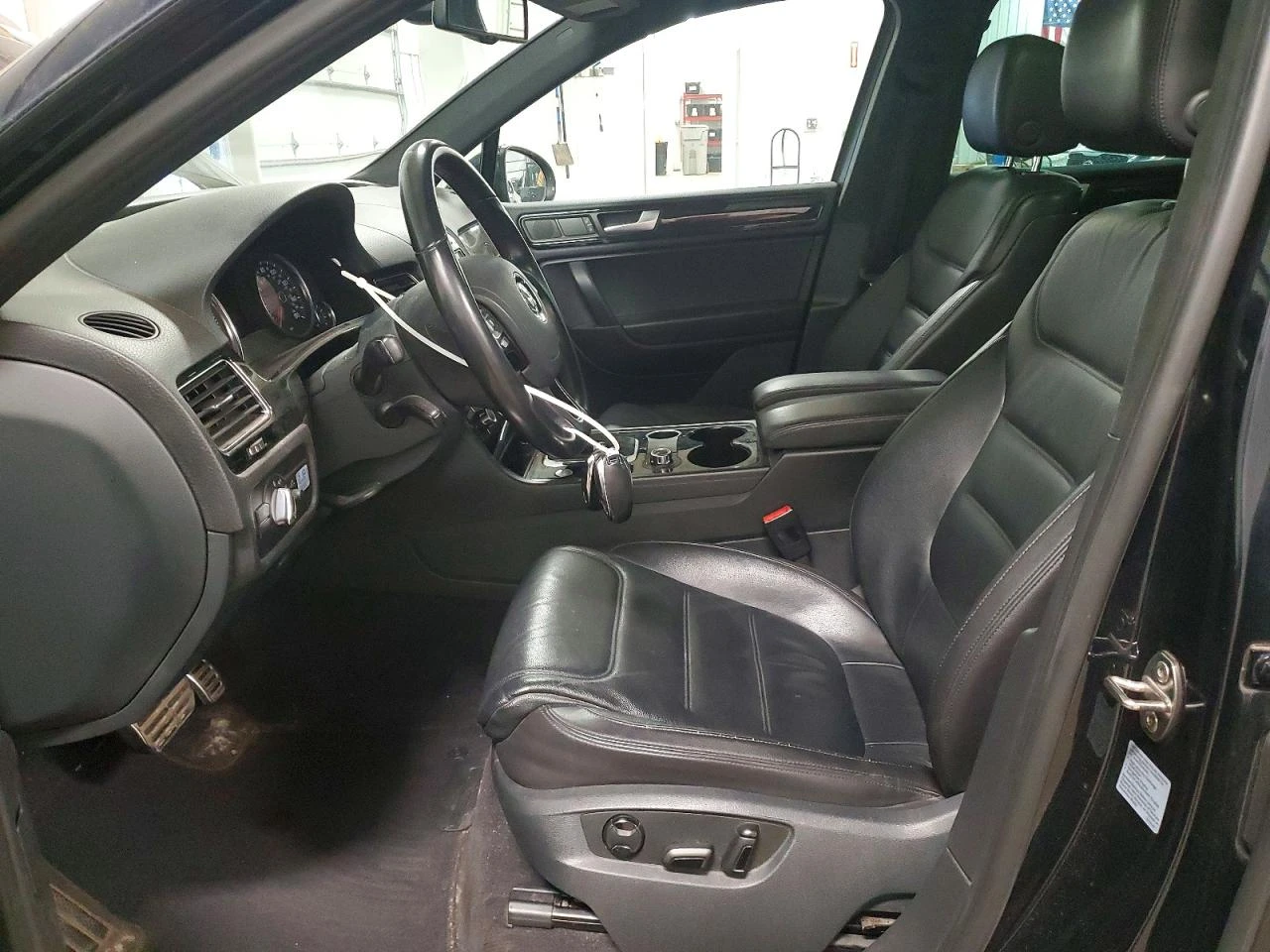 VW Touareg V6 3.0 TDI, снимка 4 - Автомобили и джипове - 54748687