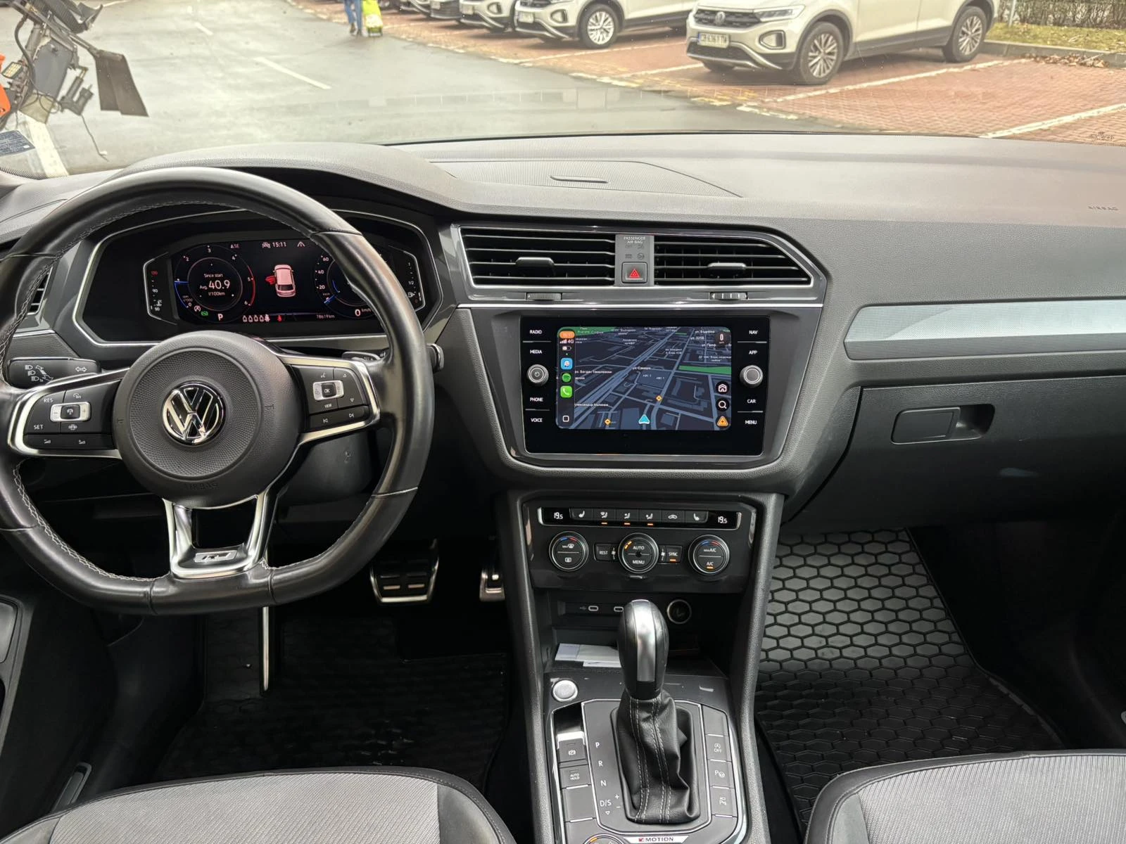 VW Tiguan Allspace LWB R-Line 4MOTION 7 места , снимка 13 - Автомобили и джипове - 55480960