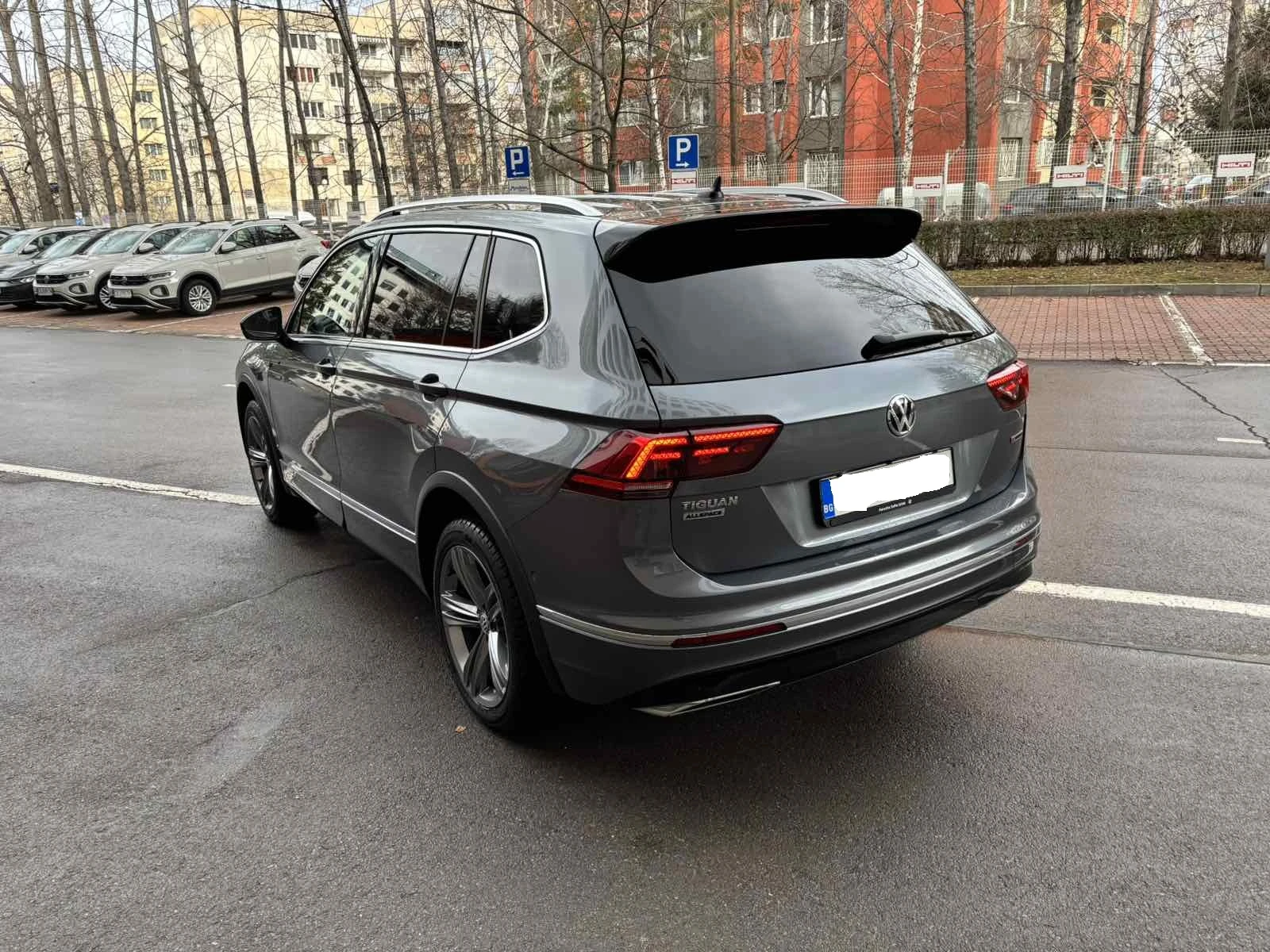 VW Tiguan Allspace LWB R-Line 4MOTION 7 места , снимка 4 - Автомобили и джипове - 55480960