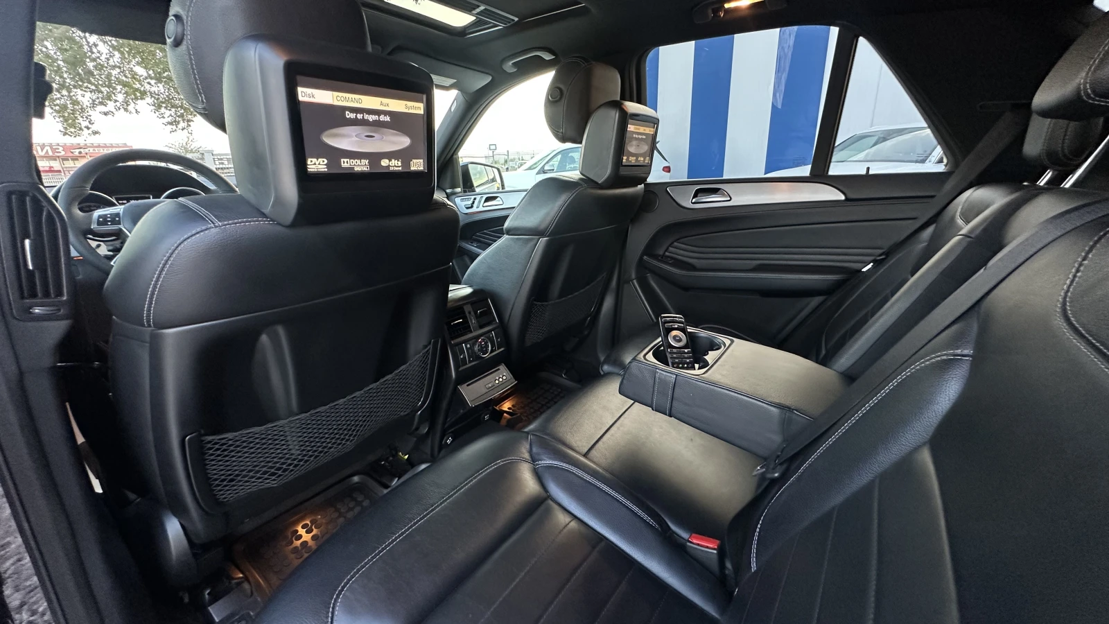 Mercedes-Benz ML 350 AMG| TV| CAMERA| HARMON KARDON| ОБСЛУЖЕН| РЕГИСТРИ, снимка 11 - Автомобили и джипове - 56066815