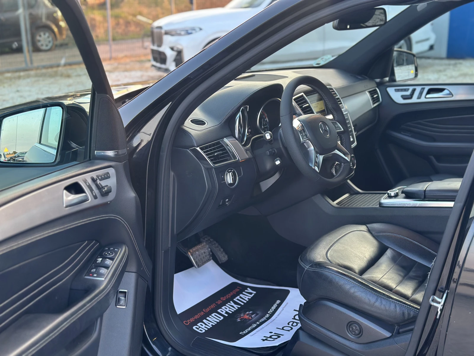 Mercedes-Benz ML 350 AMG| TV| CAMERA| HARMON KARDON| ОБСЛУЖЕН| РЕГИСТРИ, снимка 8 - Автомобили и джипове - 56066815