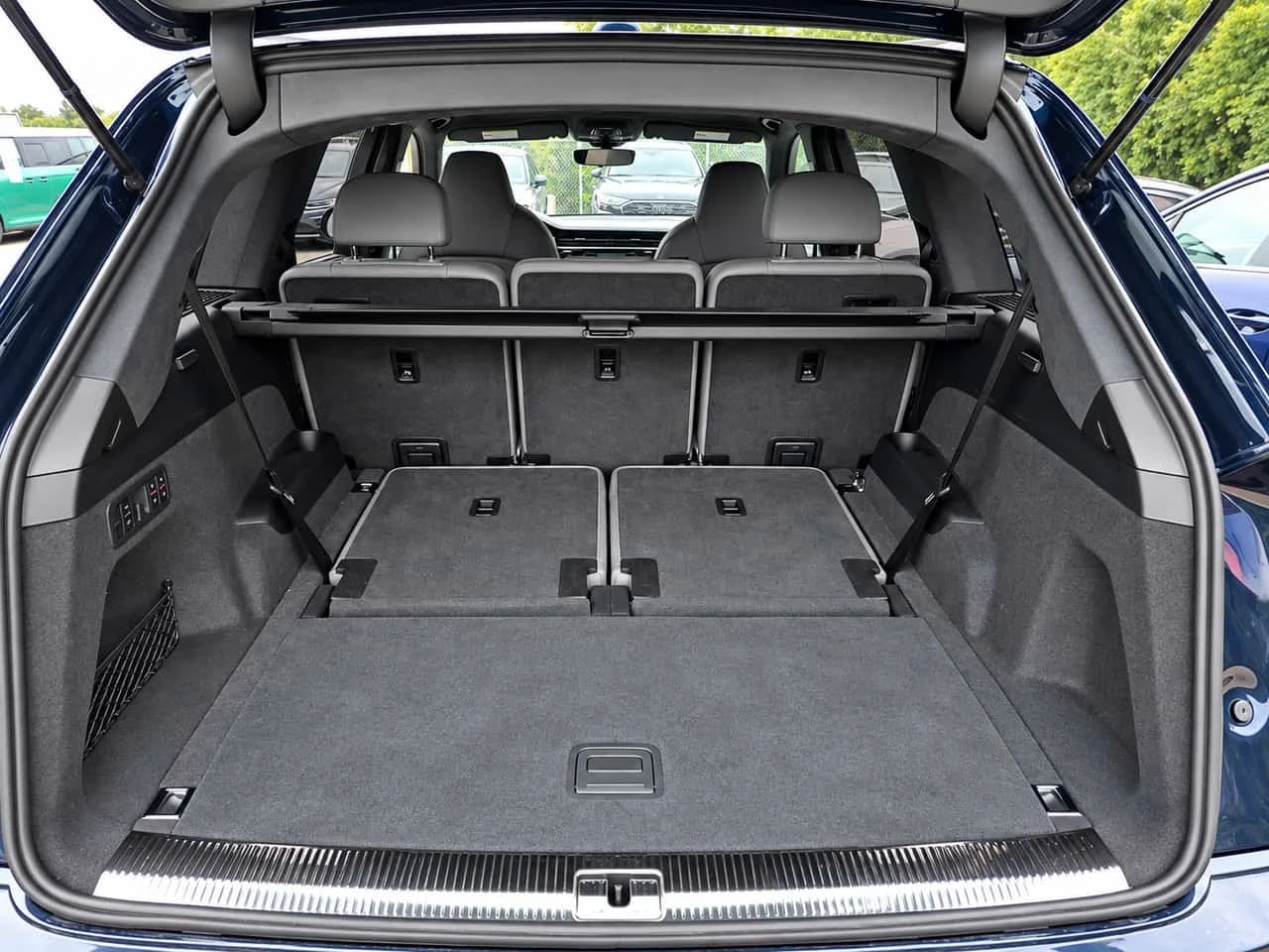 Audi SQ7 * 4.0 TFSI quattro * CARFAX * , снимка 12 - Автомобили и джипове - 56226167