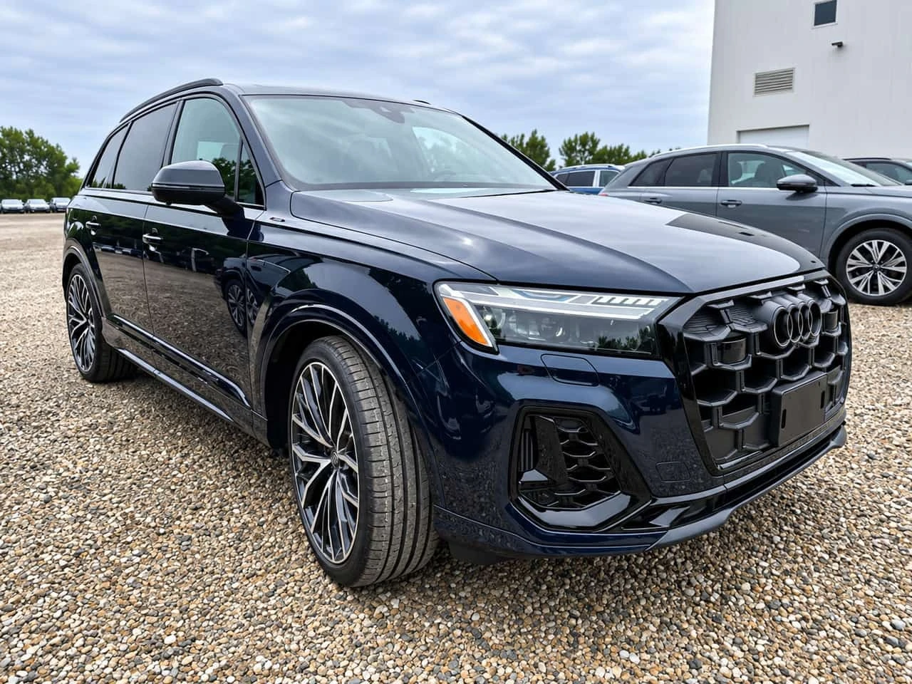 Audi SQ7 * 4.0 TFSI quattro * CARFAX * , снимка 3 - Автомобили и джипове - 56226167