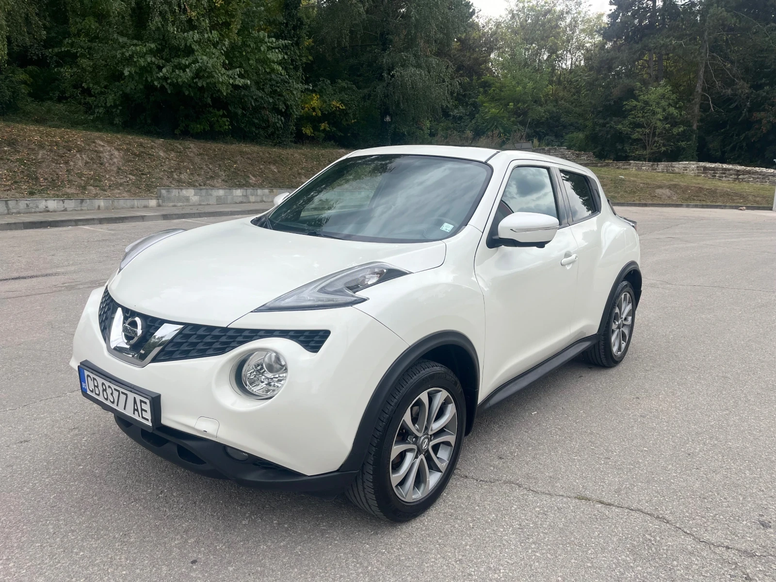 Nissan Juke Перла* Автомат* Панорама* 360* Keyles* Navi, снимка 2 - Автомобили и джипове - 56300866