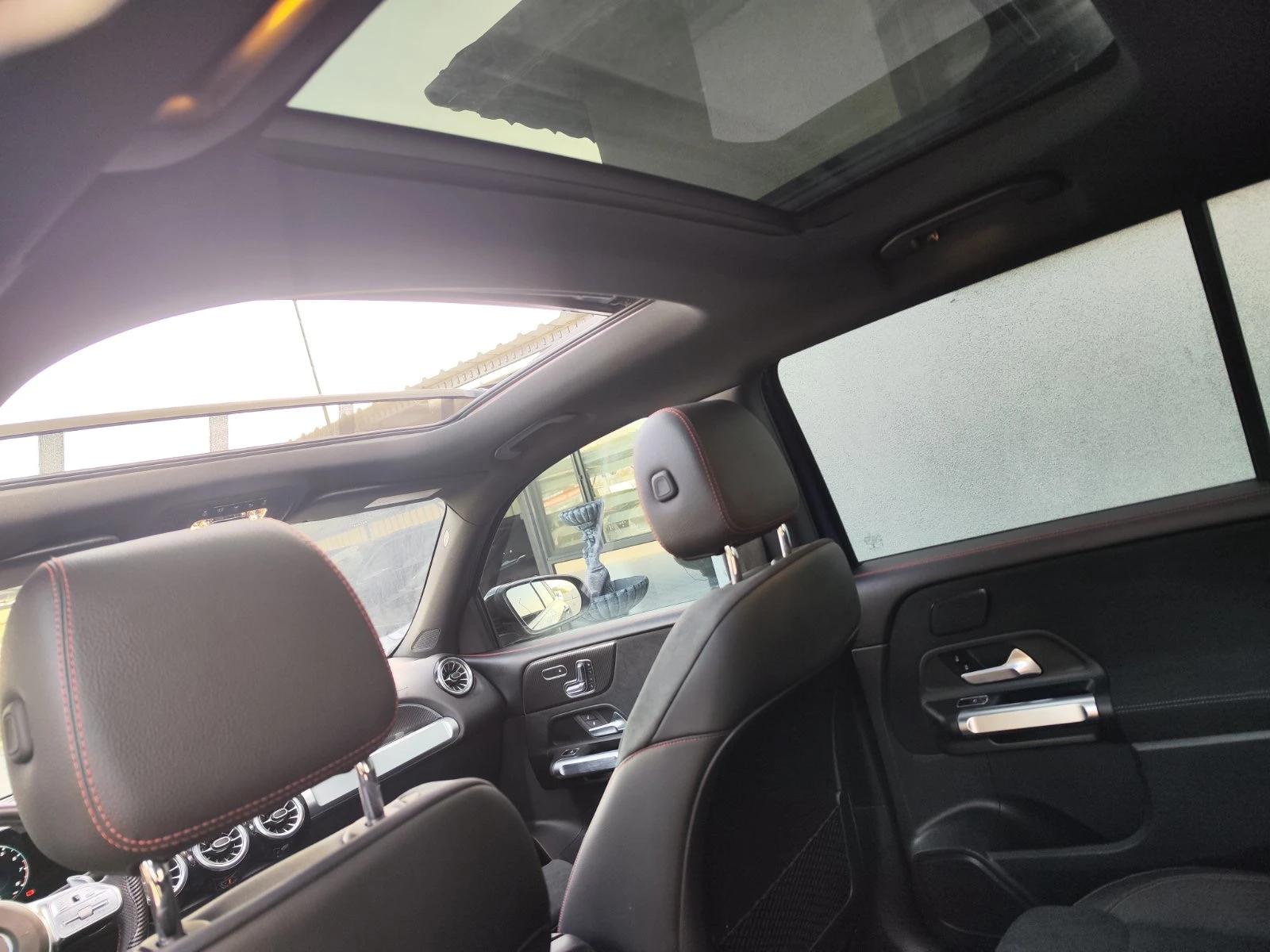 Mercedes-Benz GLB35AMG, снимка 8 - Автомобили и джипове - 56651467