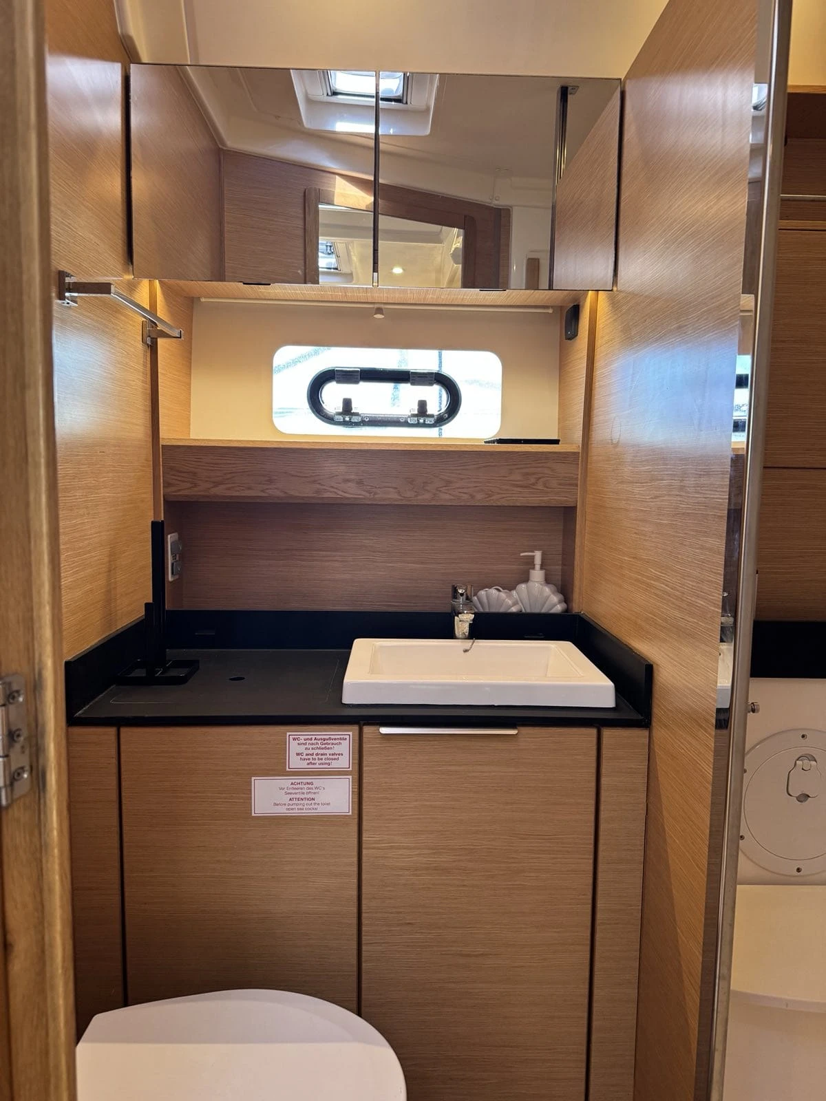 ������� ���� Bavaria S40 HT | Mobile.bg � ����������� 17