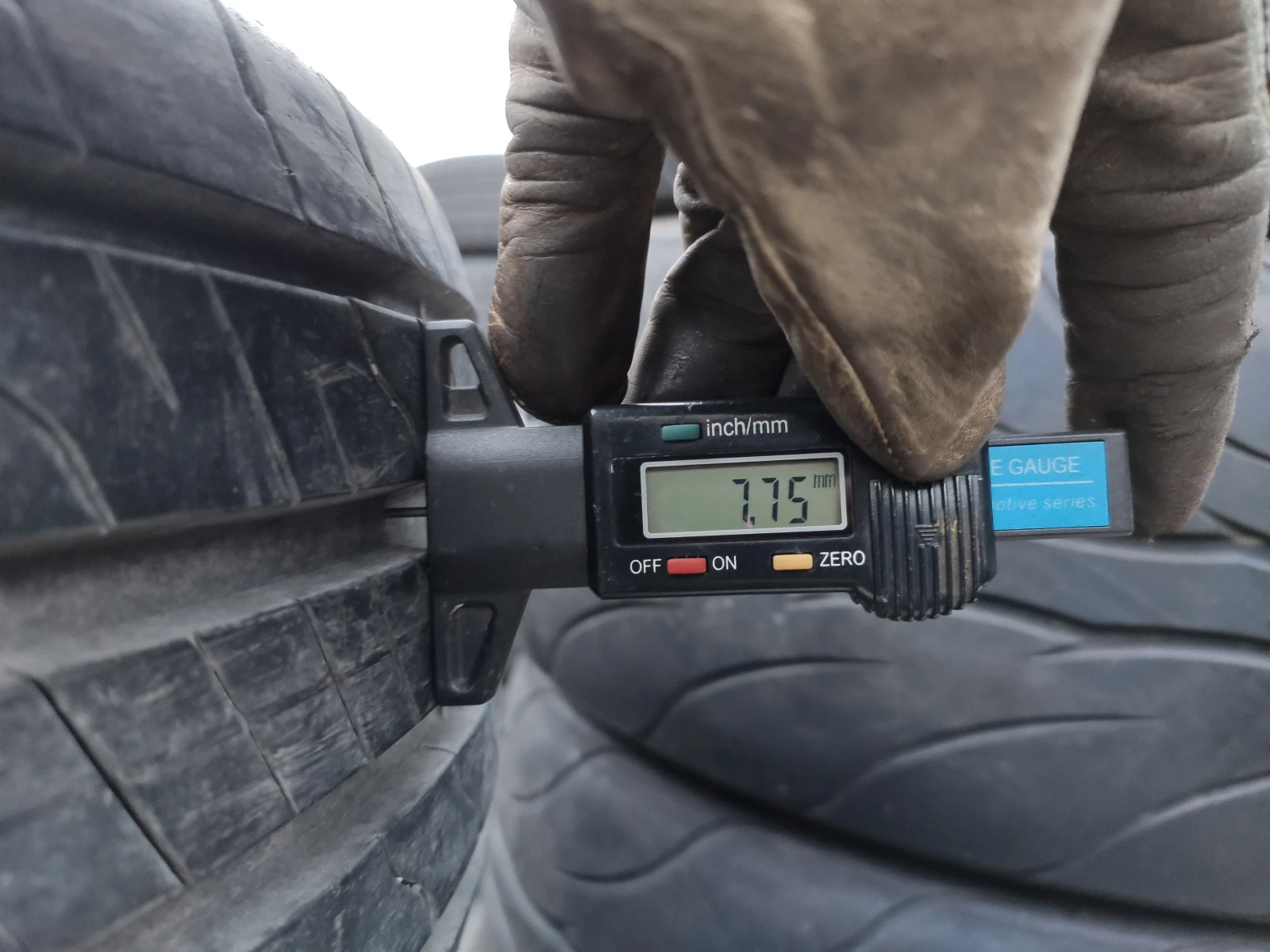 Гуми Летни 215/60R17, снимка 7 - Гуми и джанти - 53768701