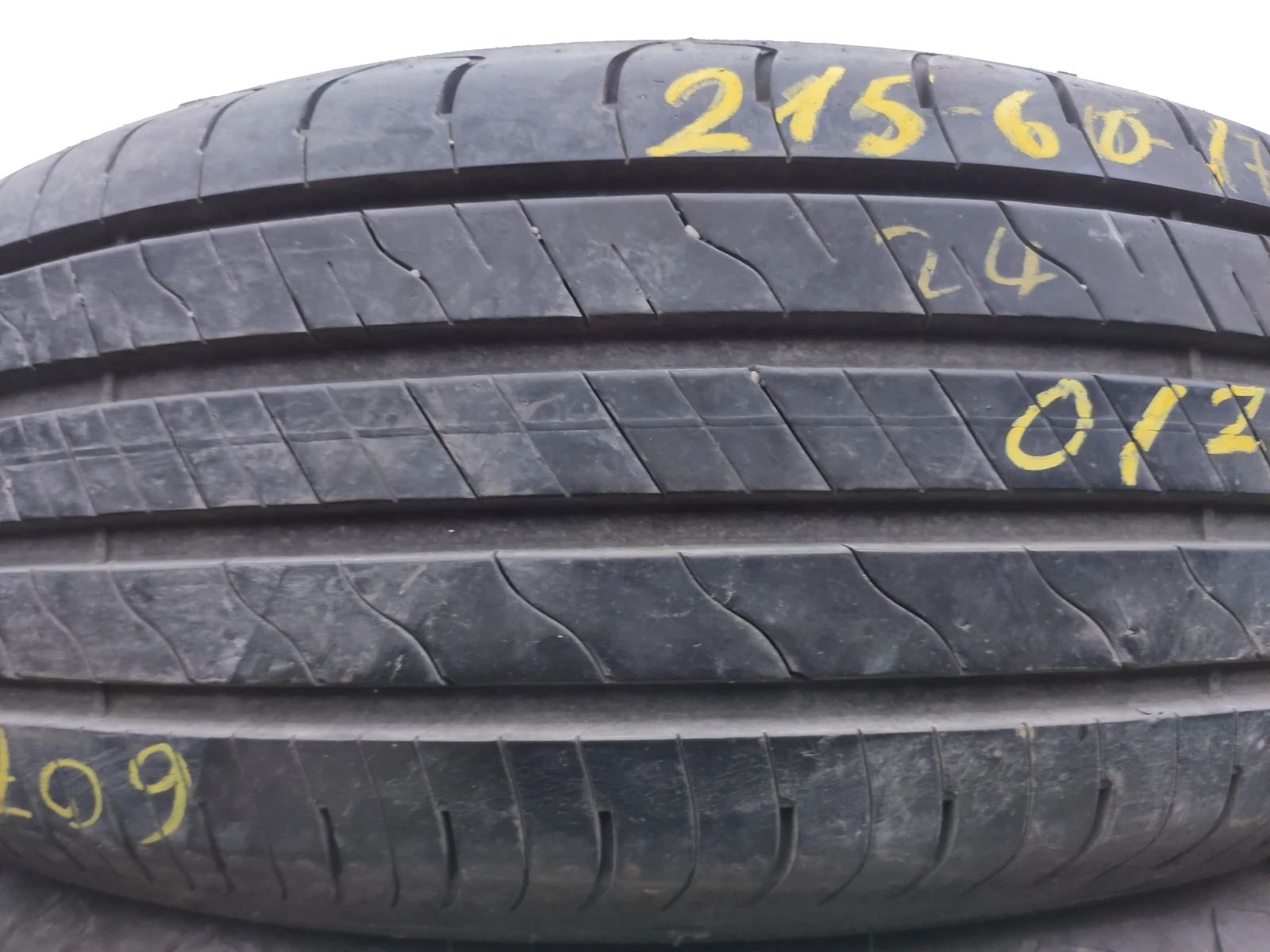 Гуми Летни 215/60R17