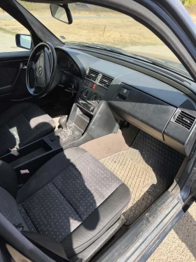 Mercedes-Benz C 180, снимка 12