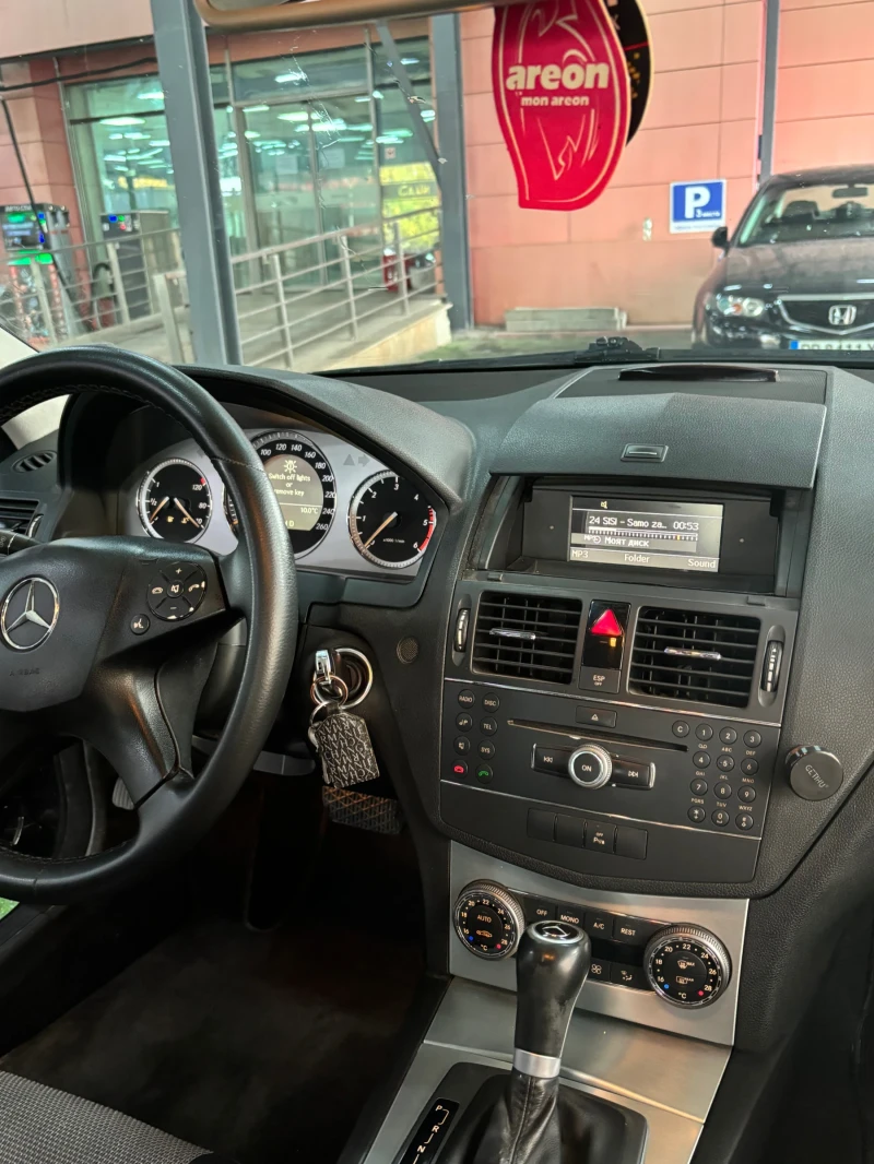 Mercedes-Benz C 220, снимка 5 - Автомобили и джипове - 47989259