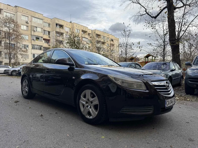 Opel Insignia, снимка 2 - Автомобили и джипове - 48110003