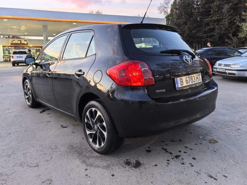 Toyota Auris 1.4, снимка 4 - Автомобили и джипове - 48625256