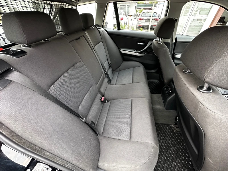 BMW 320 d X-drive Facelift, снимка 13 - Автомобили и джипове - 51276358