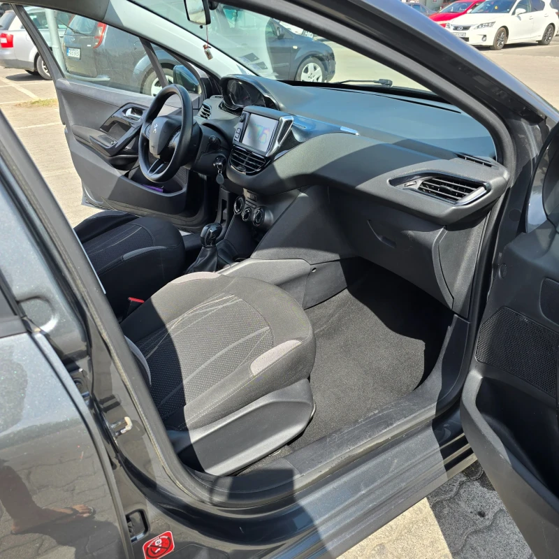 Peugeot 208 1.4 HDI, снимка 8 - Автомобили и джипове - 51631869