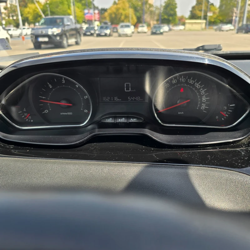 Peugeot 208 1.4 HDI, снимка 10 - Автомобили и джипове - 51631869