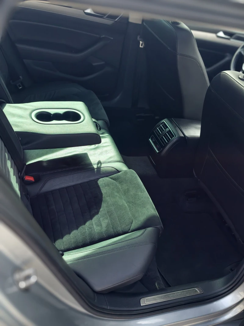 VW Passat HIGHLINE-DIGITAL- 150 КС, снимка 14 - Автомобили и джипове - 53562202