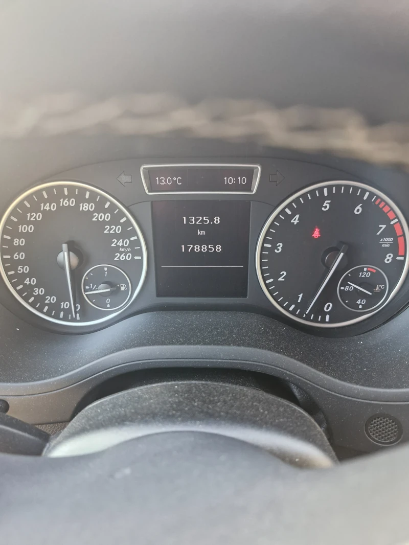 Mercedes-Benz B 220, снимка 12 - Автомобили и джипове - 53579181