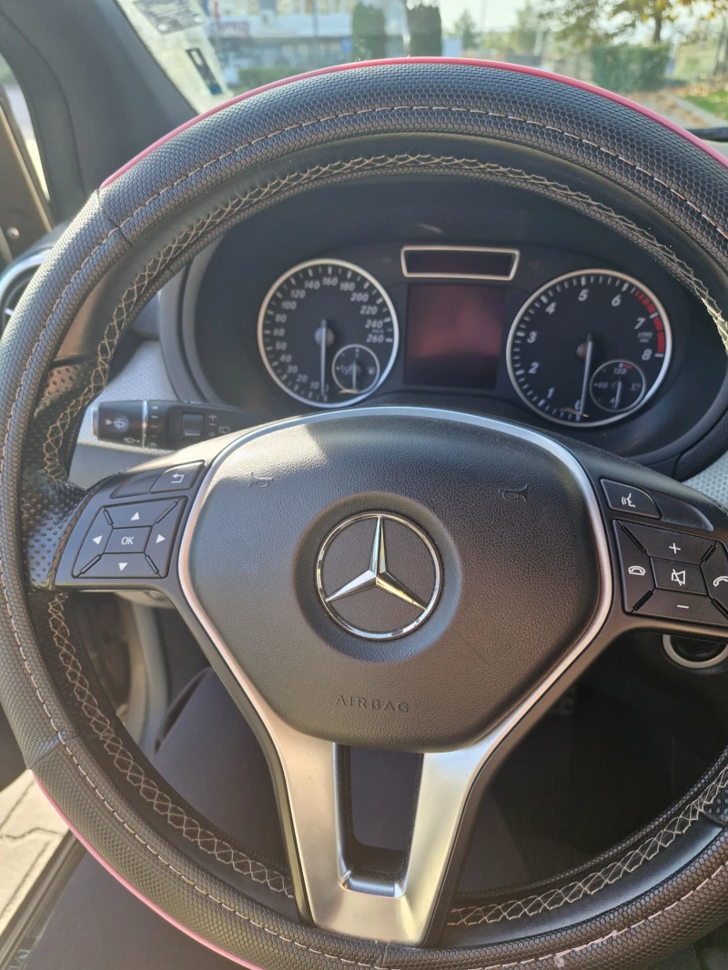 Mercedes-Benz B 220, снимка 9 - Автомобили и джипове - 53579181