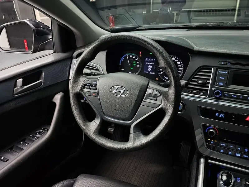Hyundai Sonata 2.0 HEV, снимка 13 - Автомобили и джипове - 56384073