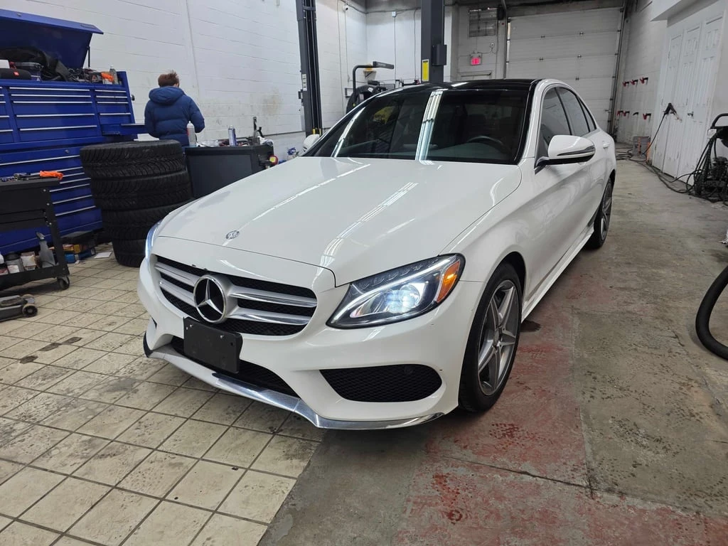 Mercedes-Benz C 300 * CARFAX * ПАНОРАМА* ДВА КЛЮЧА* , снимка 1