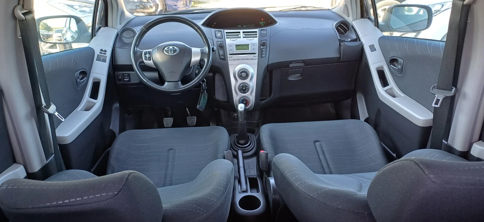 Toyota Yaris 1.4 / 90к.с. - изображение 9