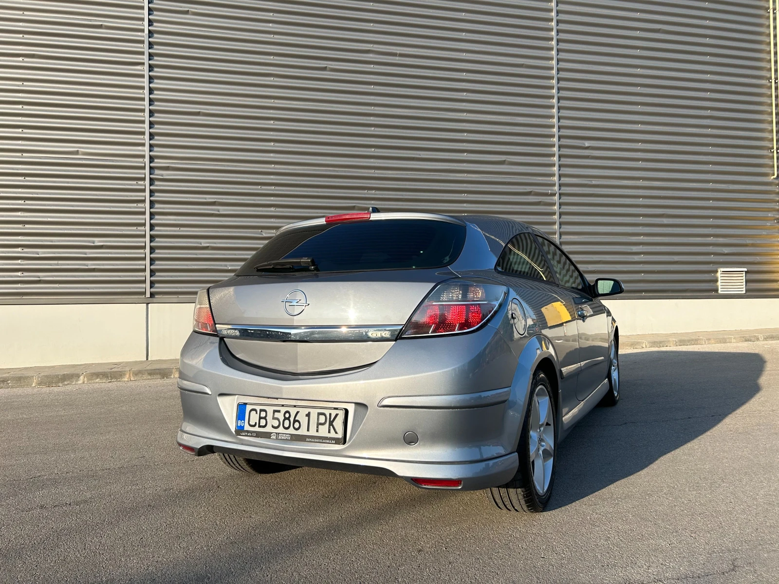 Opel Astra OPC-Line - изображение 2