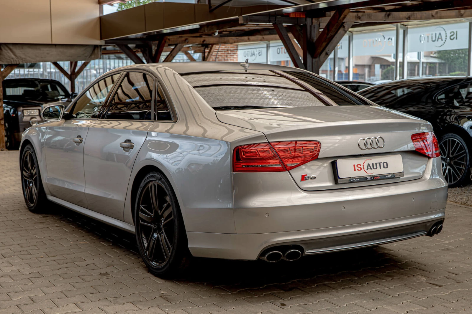 Audi S8 4.0TFSI/EXCLUSIVE/Bang&Olufsen/Алкантар/Обдухване/ - изображение 6