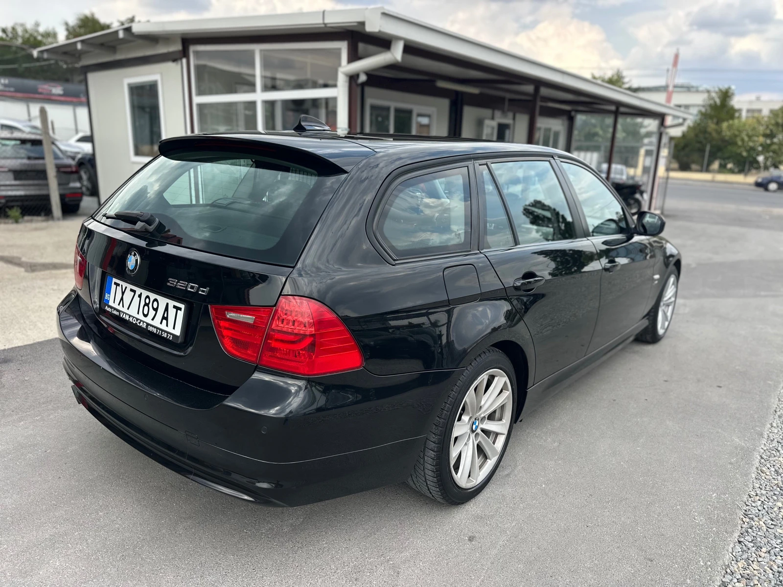 BMW 320 d X-drive Facelifr - изображение 2