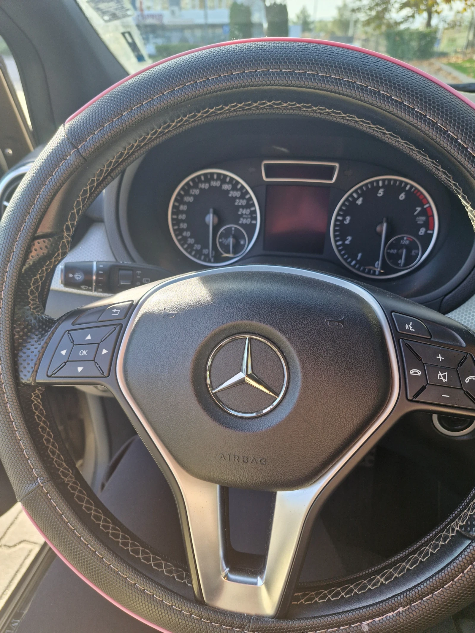 Mercedes-Benz B 220, снимка 9 - Автомобили и джипове - 53579181