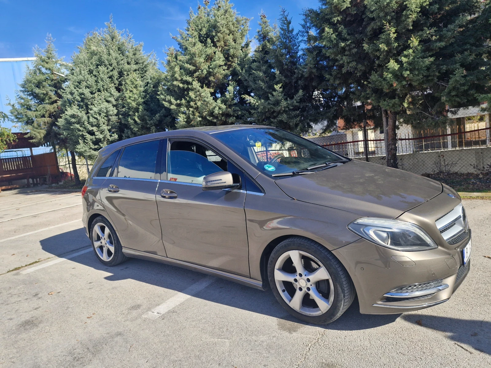 Mercedes-Benz B 220, снимка 10 - Автомобили и джипове - 53579181