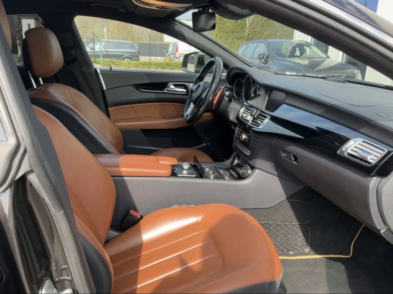 Mercedes-Benz CLS 350 Лизинг първа вноска 4500 евро , снимка 8 - Автомобили и джипове - 53914445