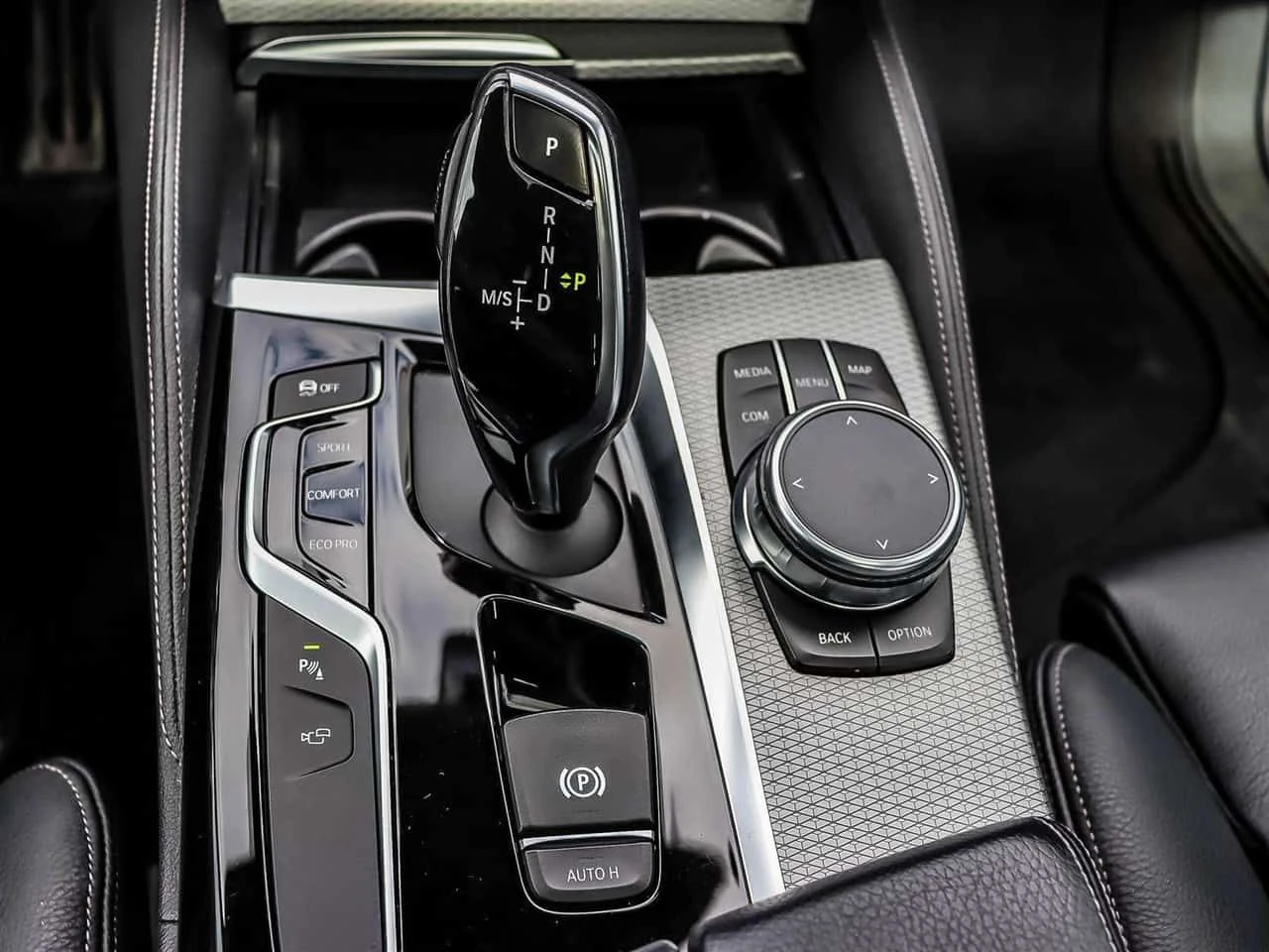 BMW 540 xDrive BMW Представителство  CARFAX, снимка 16 - Автомобили и джипове - 54039598