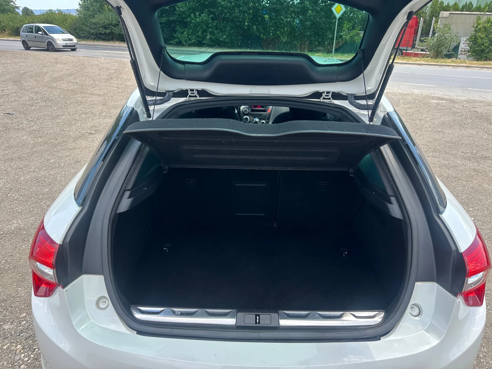 Citroen DS5 2.0hdi! Automatic! Led! , снимка 15 - Автомобили и джипове - 55289715